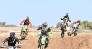 Motocross en famille : une passion exaltante, mais à quel prix ?