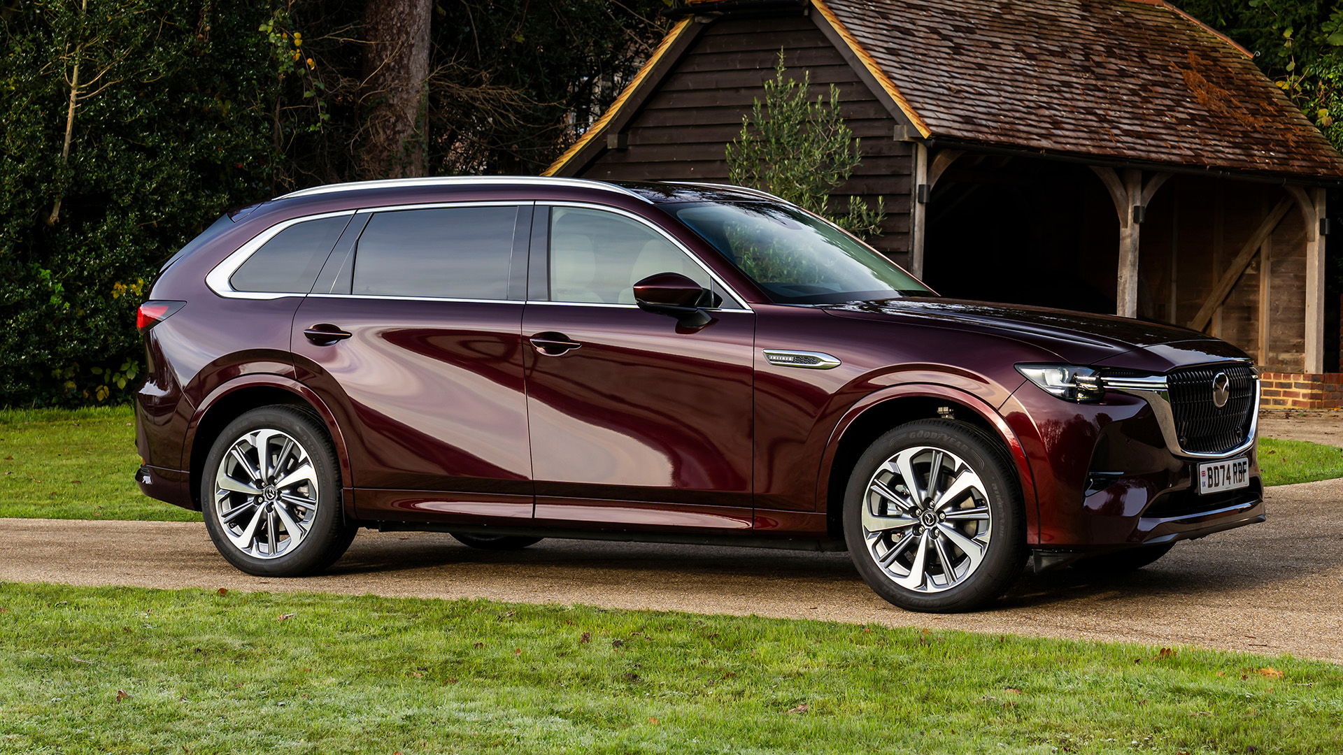 Mazda CX-80, artisan rouge, avant 3/4