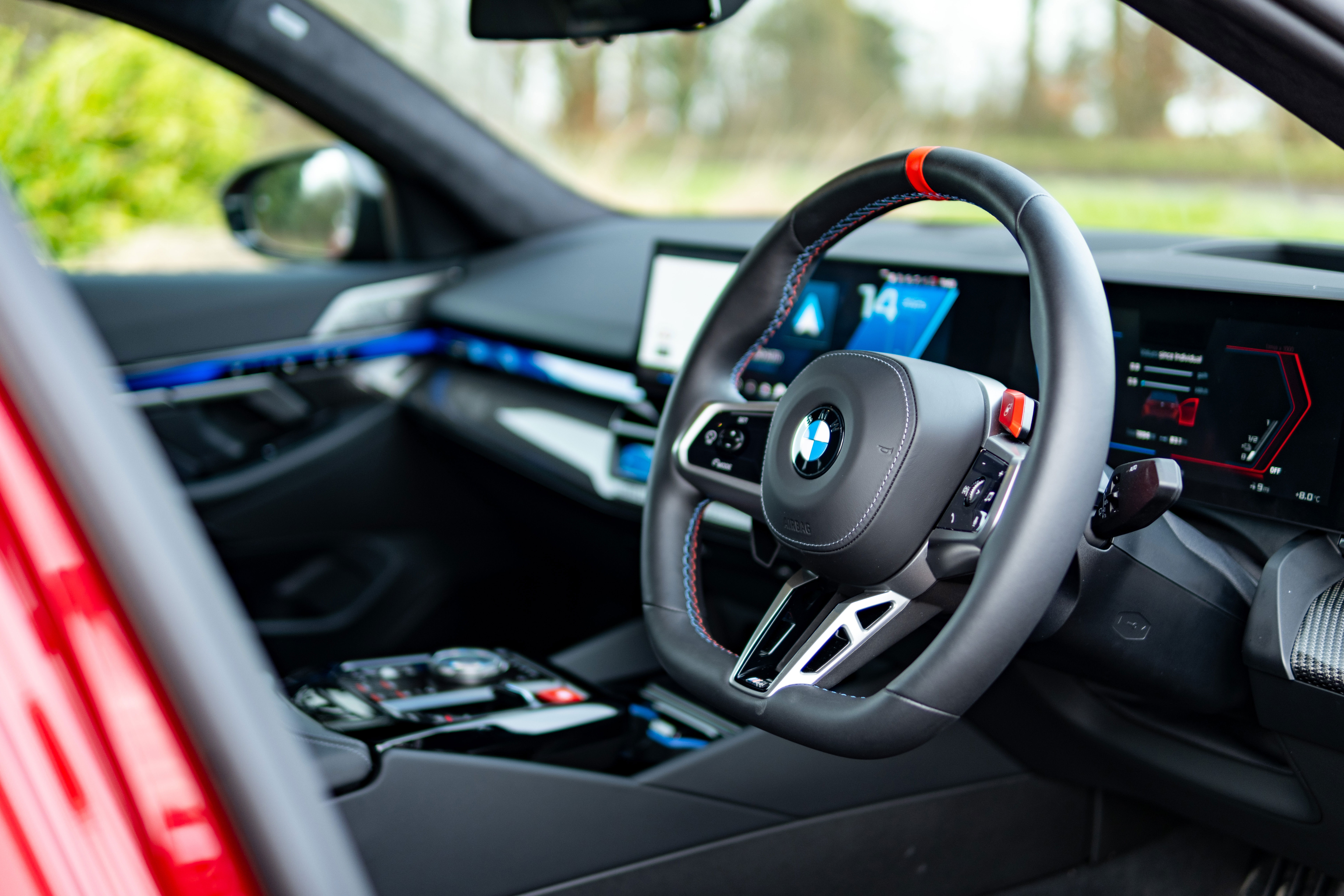 G90 BMW M5, intérieur