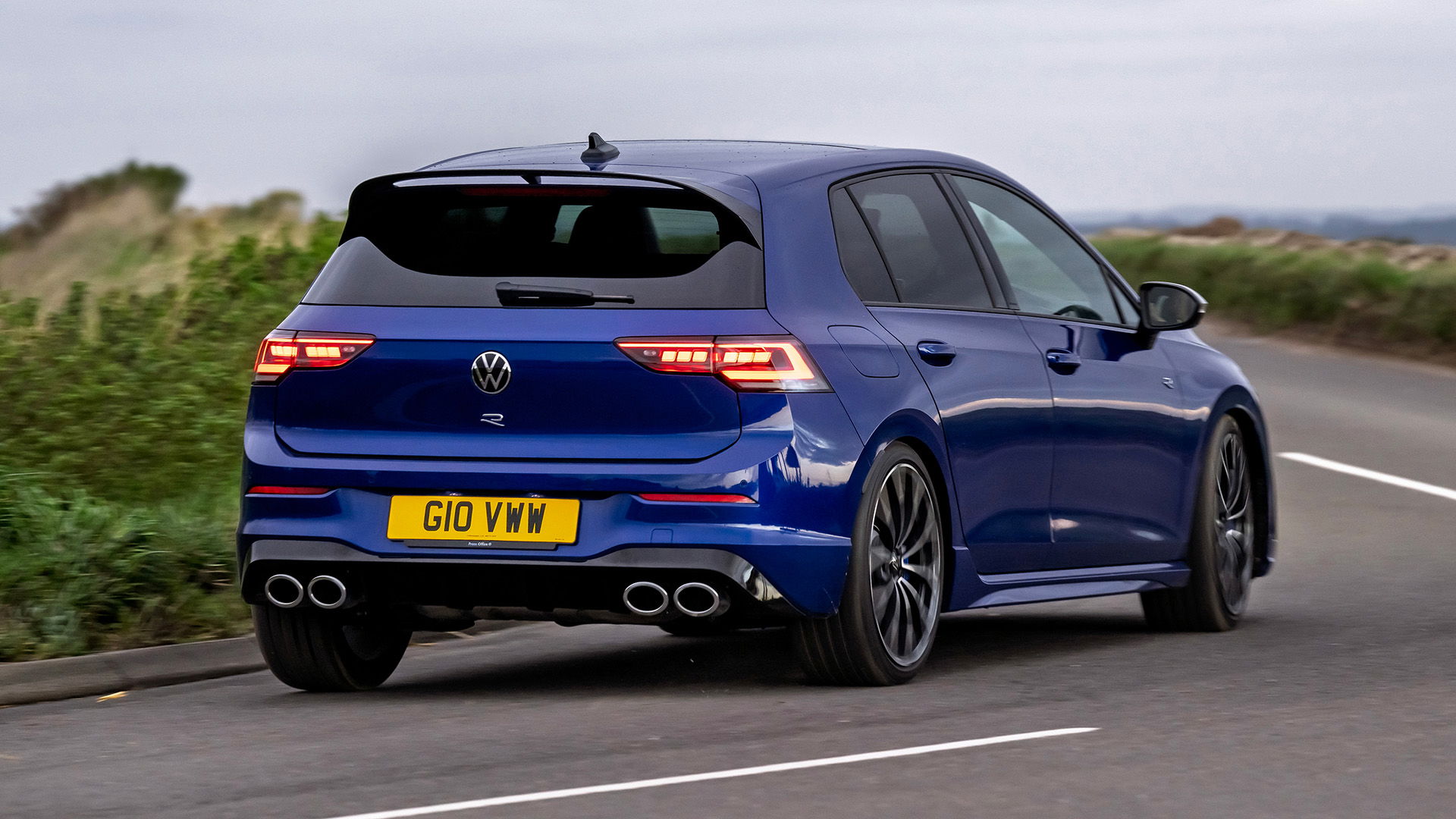 MK8.5 VW Golf R, arrière 3/4, conduite