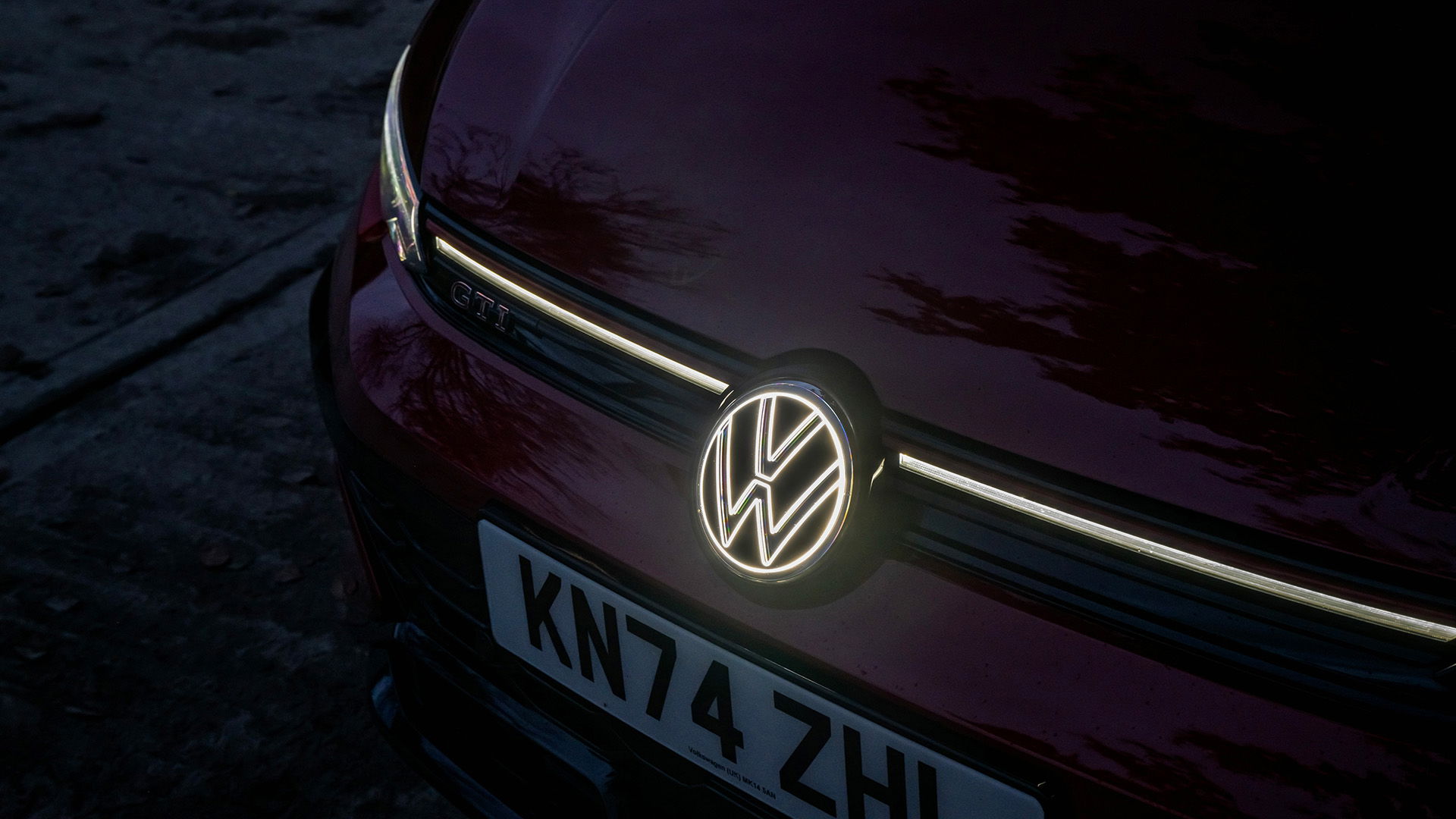 MK8.5 VW Golf GTI Clubsport, Badge Light Up