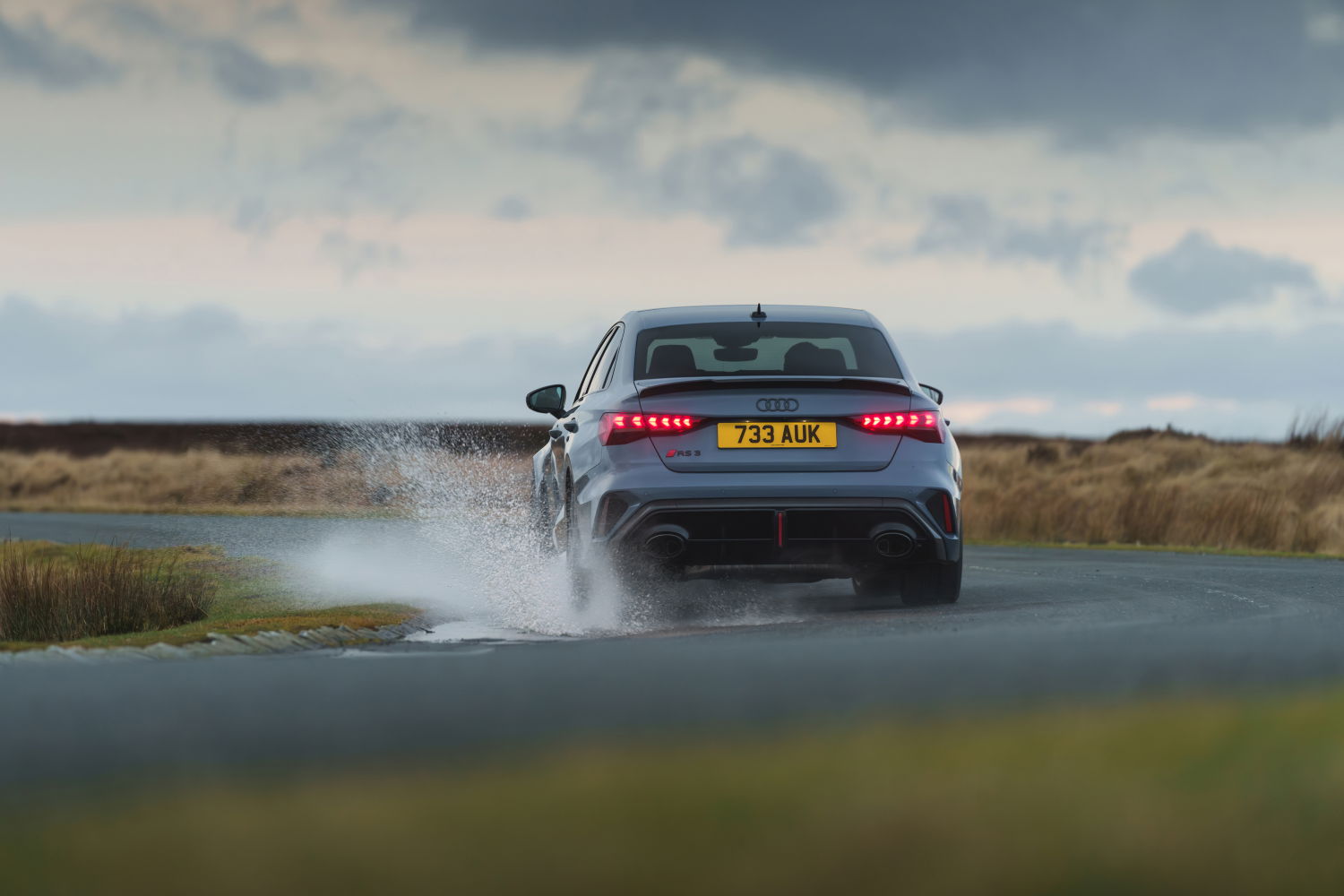 Audi RS3 - arrière, conduite