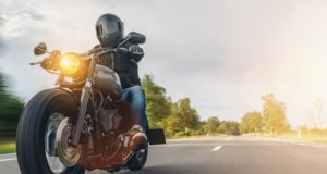 Triumph Speed Twin 900 (2025) : l’élégance britannique au service du plaisir de conduite