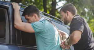 Un jeune de 19 ans intercepté à 180 km/h sur l’A9 avec 500 cartouches de cigarettes