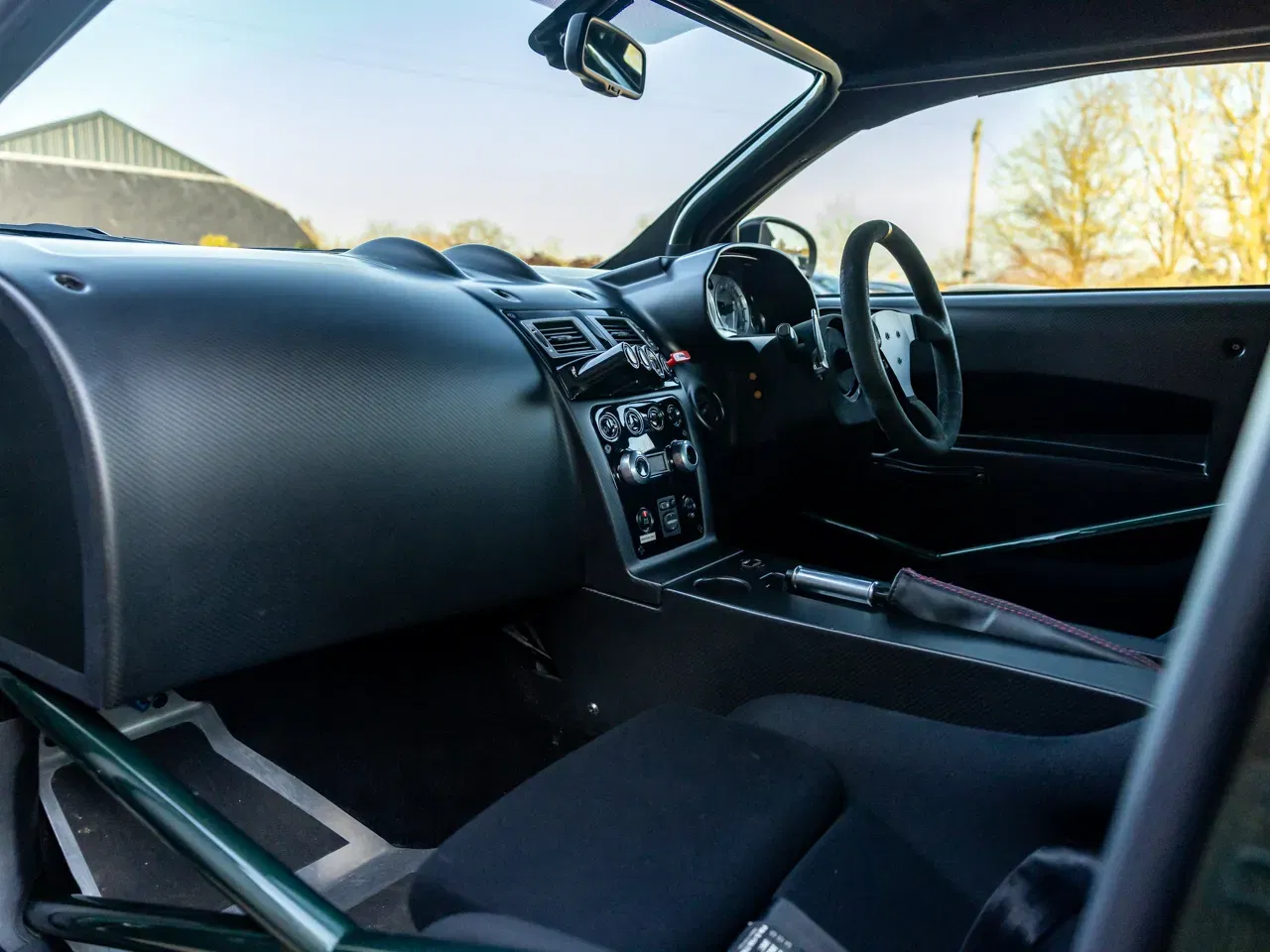 Aston Martin Cygnet V8 - intérieur