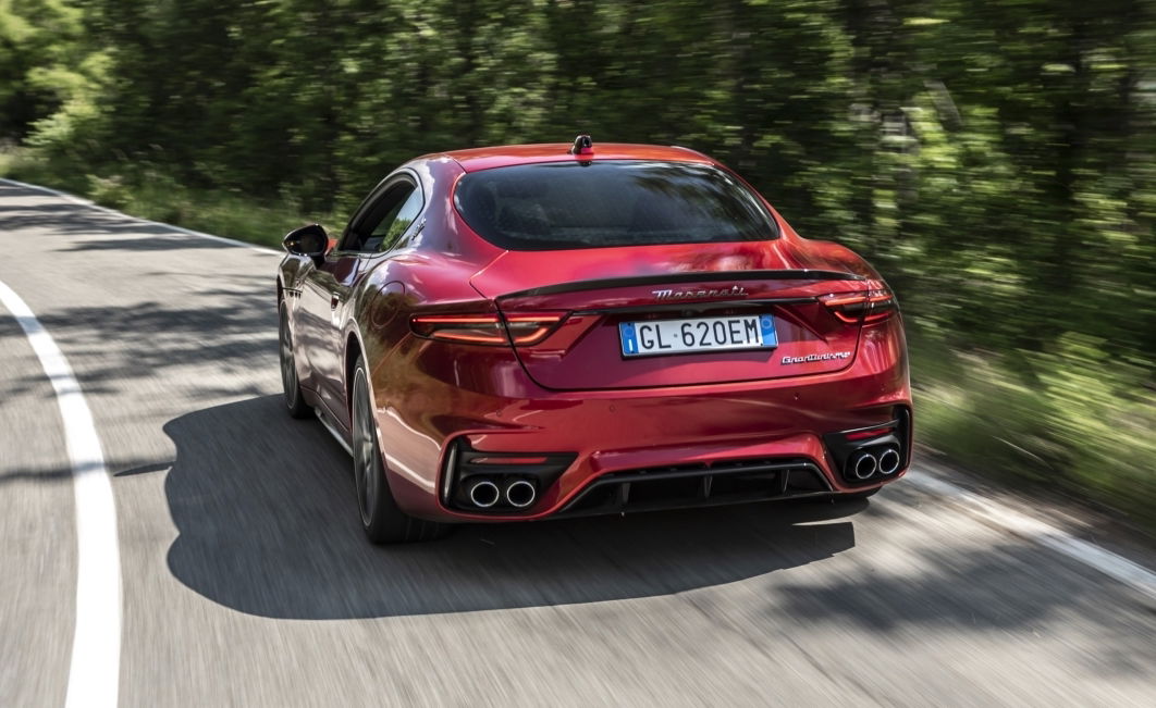 Maserati Granturismo Trofeo - arrière, conduite