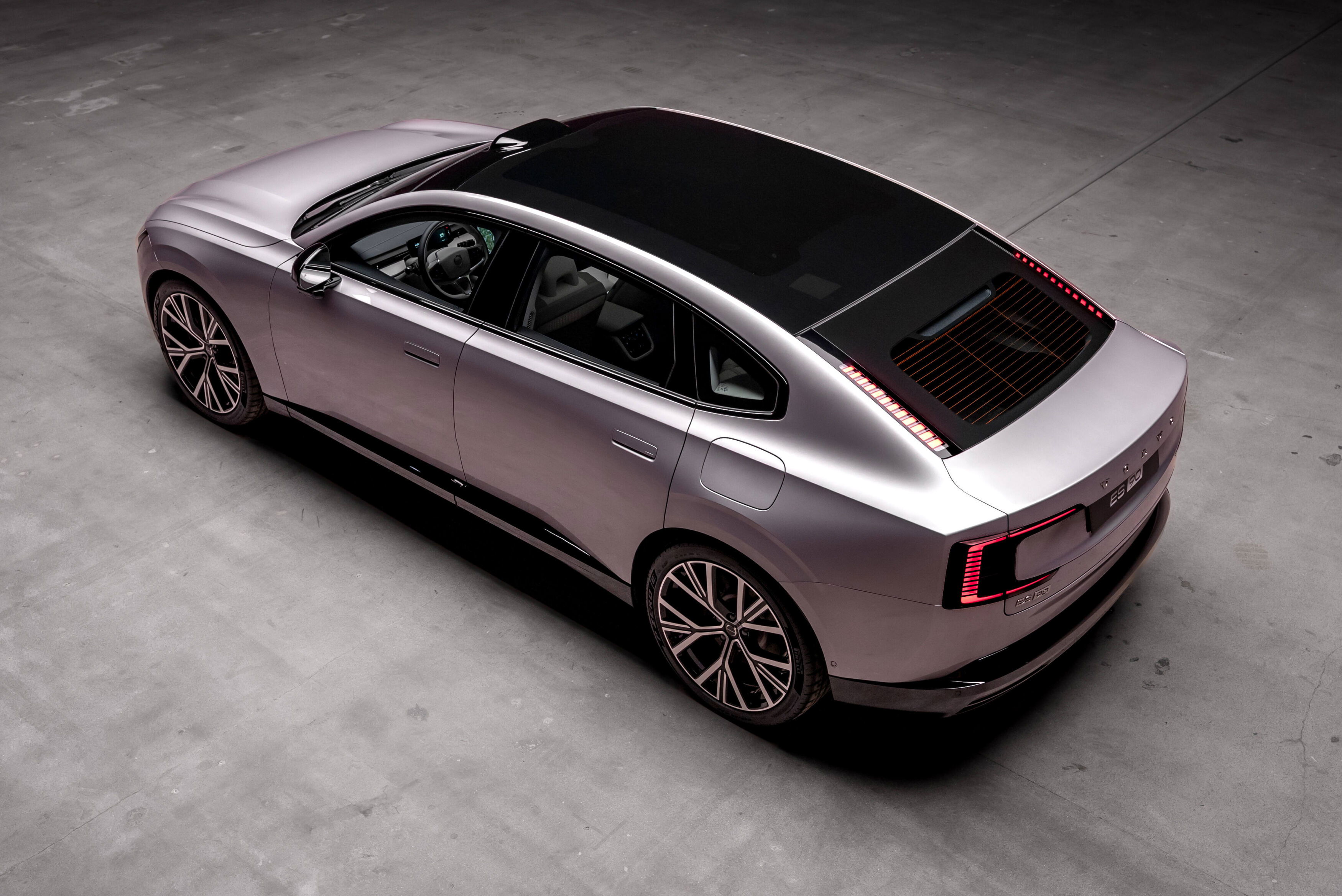 Volvo es90 - arrière