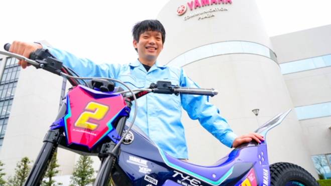 Yamaha est très impliquée dans les motos d'essai électriques. Yamaha est très impliquée dans les motos d'essai électriques.