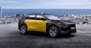 Maintenant, si vous demandez un taxi à Madrid et à Barcelone, Toyota peut vous donner une surprise sous forme de SUV électrique, bien qu'avec une petite différence Maintenant, si vous demandez un taxi à Madrid et à Barcelone, Toyota peut vous donner une surprise sous forme de SUV électrique, bien qu'avec une petite différence