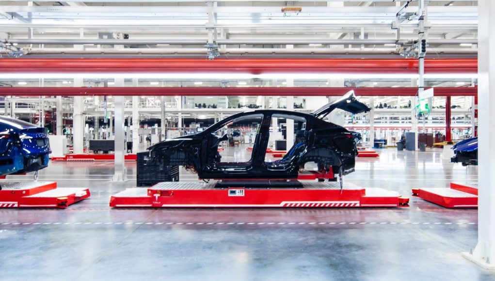 La crise de Tesla augmente: il paralyse la production de La crise de Tesla augmente: il paralyse la production de deux de ses modèles les plus importants
