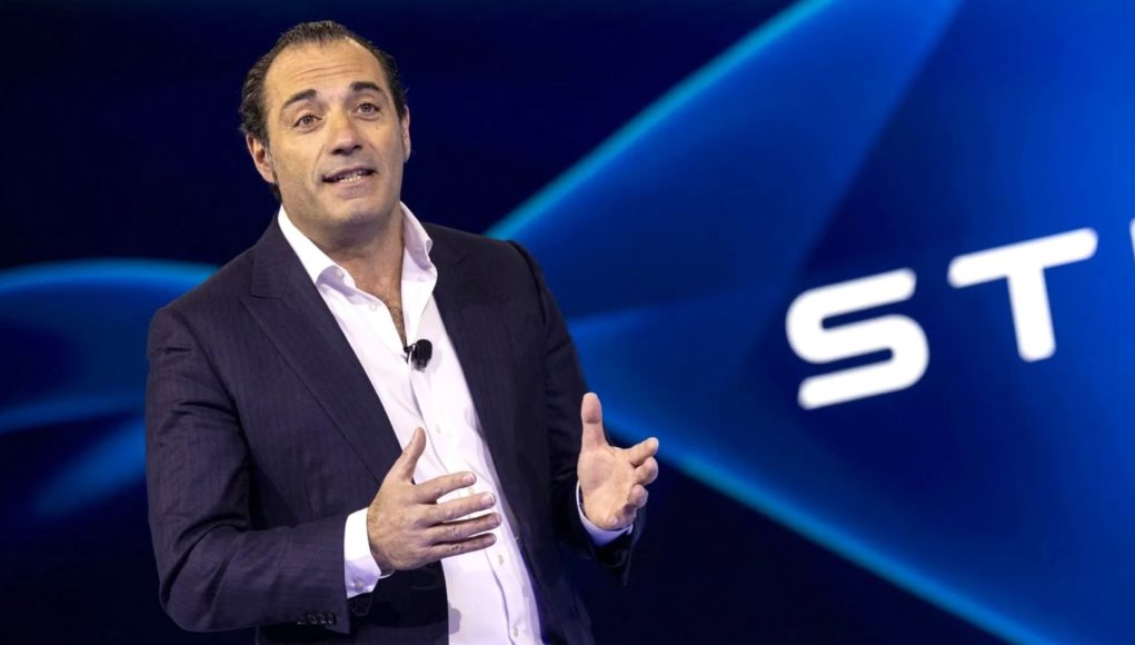 Il a pris 23 millions d'euros, mais il y a Il a pris 23 millions d'euros, mais il y a déjà un nouveau favori pour remplacer Carlos Tavares en tant que PDG de Stellantis