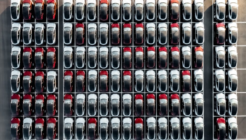 Tesla perd beaucoup d'argent avec l'une de ses divisions malgré Tesla perd beaucoup d'argent avec l'une de ses divisions malgré beaucoup de facturation pour son service