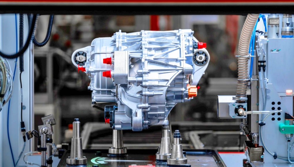 Elon Musk a pour Tesla le moteur électrique le plus Elon Musk a pour Tesla le moteur électrique le plus avancé qui pourrait provenir de l'abîme à la marque