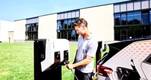 L'un des chargeurs les plus connus fait le saut vers les stations de charge de courant continues L'un des chargeurs les plus connus fait le saut vers les stations de charge de courant continues