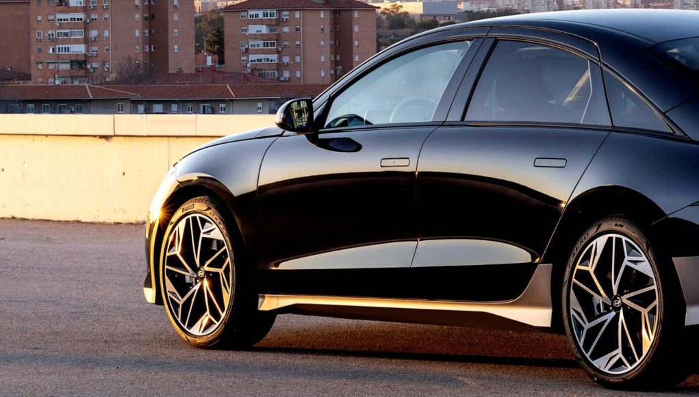 Ce Berlina électrique inconnu offre plus de 600 km d'autonomie Ce Berlina électrique inconnu offre plus de 600 km d'autonomie pour 27 310 euros