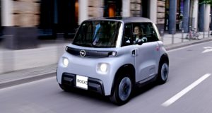 Le clone Citroën Ami est le travail de sa propre entreprise et reste un quadricycle avec 75 km d'autonomie Le clone Citroën Ami est le travail de sa propre entreprise et reste un quadricycle avec 75 km d'autonomie