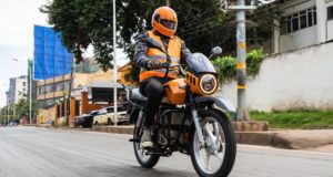 Une moto électrique africaine parcourt 6 000 km en 17 jours en utilisant uniquement l'énergie solaire Une moto électrique africaine parcourt 6 000 km en 17 jours en utilisant uniquement l'énergie solaire