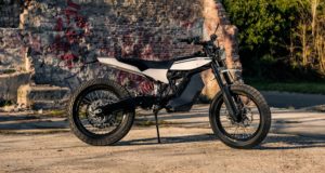 Cette moto électrique belge a été conçue dans l'un des plus beaux villages du nord de notre pays Cette moto électrique belge a été conçue dans l'un des plus beaux villages du nord de notre pays