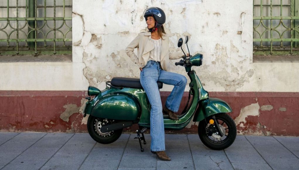 L'achat d'une moto électrique en mai peut vous laisser pour L'achat d'une moto électrique en mai peut vous laisser pour seulement 1 493 euros: les remises atteignent 70%