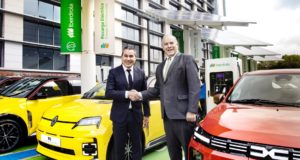 Deux multinationales lancent toutes les machines d'installations pour acheter une voiture électrique en Espagne Deux multinationales lancent toutes les machines d'installations pour acheter une voiture électrique en Espagne