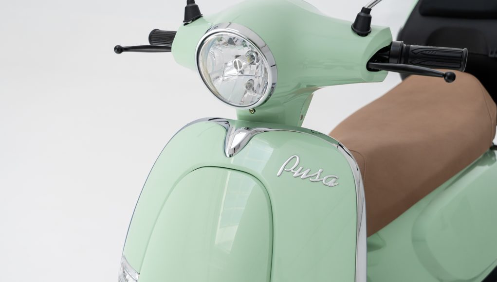 Pour 3.000 €, cette moto électrique "125" qui ressemble à Por 3.000 €, esta moto eléctrica 'de 125' que parece una Vespa gasta 0,6 €/100 km en ciudad