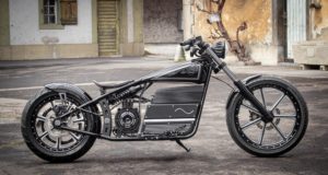 Cela ressemble à une Harley Davidson classique, mais c'est une vraie moto électrique qui est apparue dans un important festival Cela ressemble à une Harley Davidson classique, mais c'est une vraie moto électrique qui est apparue dans un important festival