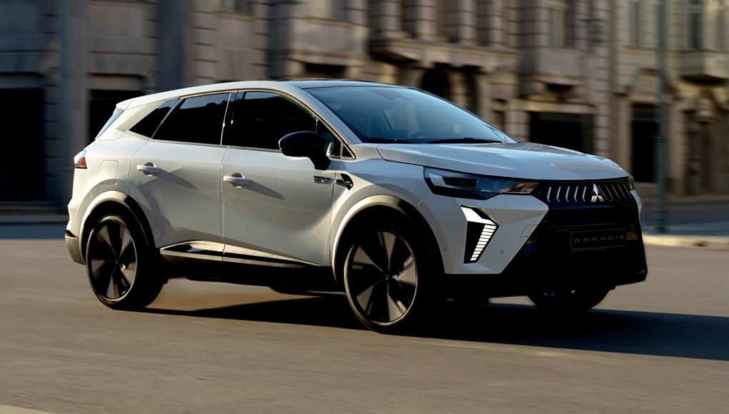 Ce n'est pas un Symbioz Renault, c'est le nouveau Mitsubishi Ce n'est pas un Symbioz Renault, c'est le nouveau Mitsubishi Grandis: un SUV hybride avec étiquette écologique et fabriqué en Espagne