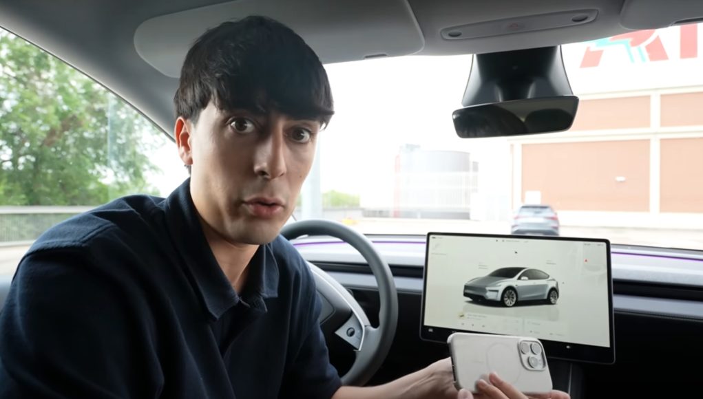 "Je suis foutu": The Youtuber Nil Ojeda est présenté à "Je suis foutu": The Youtuber Nil Ojeda est présenté à son mod Tesla et lors d'un long voyage de Madrid à Malaga