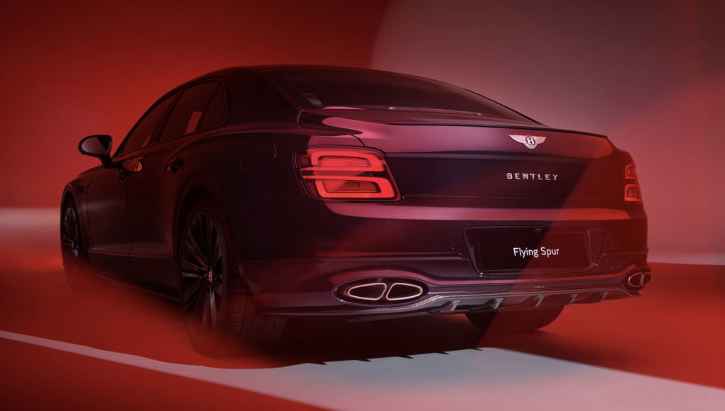 Bentley et Akrapovic s'associent pour rendre le briquet continental et Bentley et Akrapovic s'associent pour rendre le briquet continental et plus fort