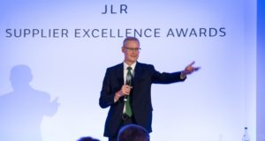 Jaguar manque de boss, Adrian Mardell quitte et quitte son successeur dans une situation très compliquée Jaguar manque de boss, Adrian Mardell quitte et quitte son successeur dans une situation très compliquée