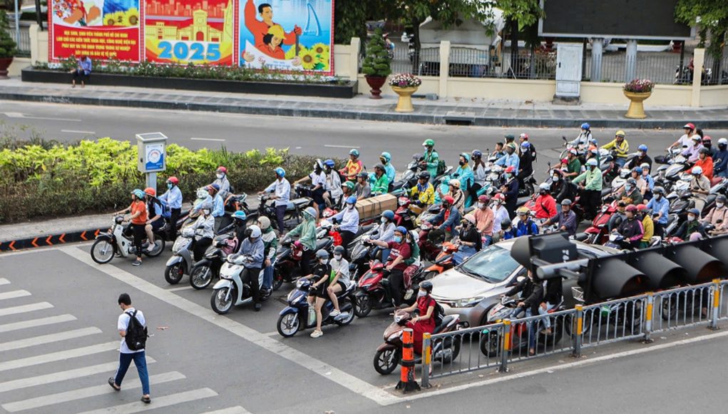 Ce pays asiatique exotique avec 72 millions de motos veut Ce pays asiatique exotique avec 72 millions de motos veut interdire l'essence pour réduire la pollution et le bruit