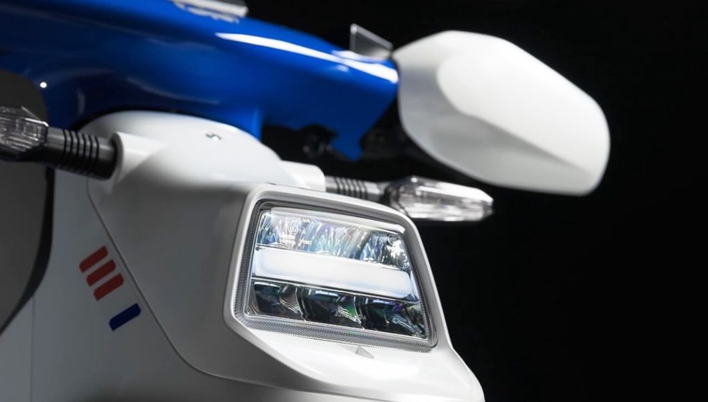 Cela ressemble à un jouet, mais il cède comme une Cela ressemble à un jouet, mais il cède comme une moto «de 125», il est très léger et polyvalent, et promet 120 km d'autonomie