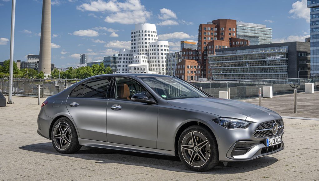 Cette voiture hybride plug -in est toujours Cette voiture hybride plug -in est toujours