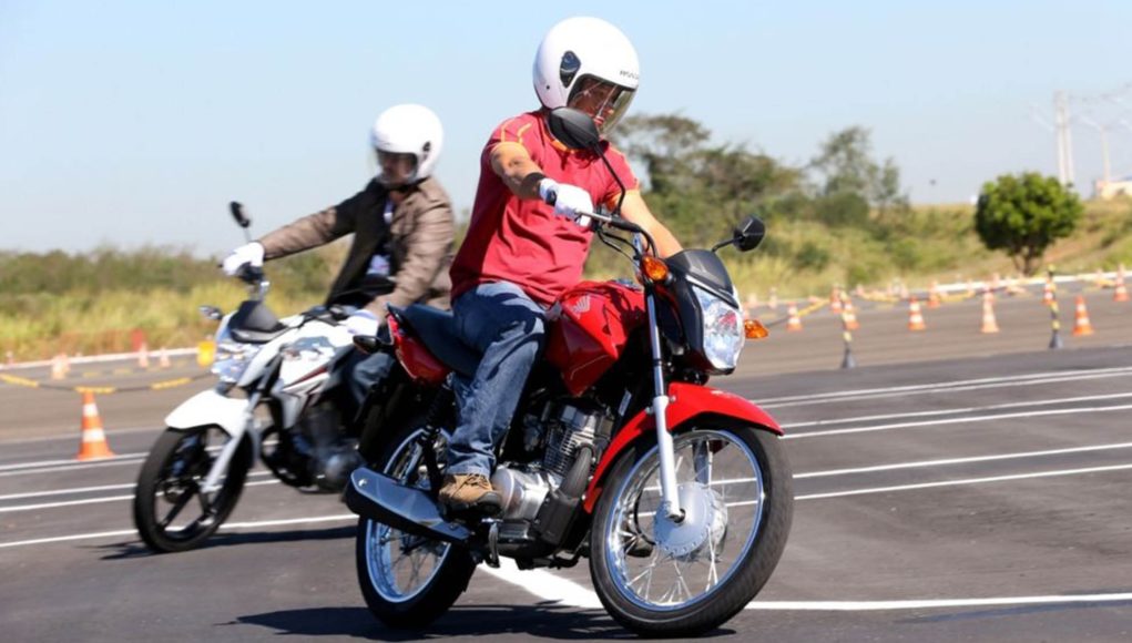 Nouveau cours obligatoire pour la conduite de motos 125 cc Nouveau cours obligatoire pour la conduite de motos 125 cc avec BUBE B avant 2024