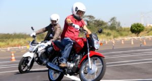 Nouveau cours obligatoire pour la conduite de motos 125 cc avec BUBE B avant 2024 Nouveau cours obligatoire pour la conduite de motos 125 cc avec BUBE B avant 2024