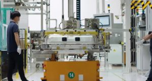 Que se passe-t-il lorsque la production dépasse la demande? Nous commençons à le voir en batteries pour voitures électriques Que se passe-t-il lorsque la production dépasse la demande? Nous commençons à le voir en batteries pour voitures électriques