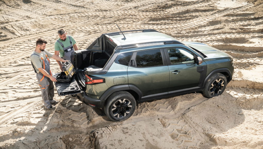Oui, il y a même un pick-up Dacia Duster maintenant Porsche 911 Carrera T manual gearbox