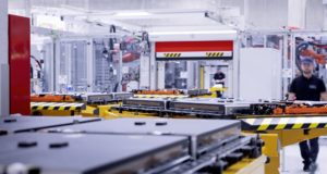 Mercedes pourrait avoir ses batteries à semi-conducteurs pour des voitures électriques de 1 000 km en “ un clignotement et se terminer avec un œil '' Mercedes pourrait avoir ses batteries à semi-conducteurs pour des voitures électriques de 1 000 km en `` un clignotement et se terminer avec un œil ''