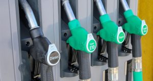 Le diesel est-il mortellement blessé ? Ce rapport parle du sort de ce qui a été le carburant préféré des conducteurs pendant des années Le diesel est-il mortellement blessé ? Ce rapport parle du sort de ce qui a été le carburant préféré des conducteurs pendant des années