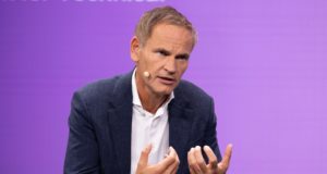 Oliver Blume, PDG du groupe Volkswagen, durcit son discours à l'égard de la Chine : "Nous défendrons la couronne européenne par tous les moyens" Oliver Blume, PDG du groupe Volkswagen, durcit son discours à l'égard de la Chine : "Nous défendrons la couronne européenne par tous les moyens"