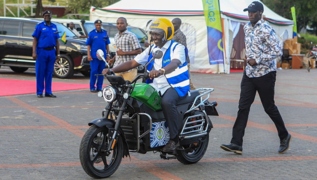130 000 000 € de financement, 40 000 unités vendues 130 000 000 € de financement, 40 000 unités vendues et 800 stations d'exploitation : cette entreprise veut remplir l'Afrique de motos électriques