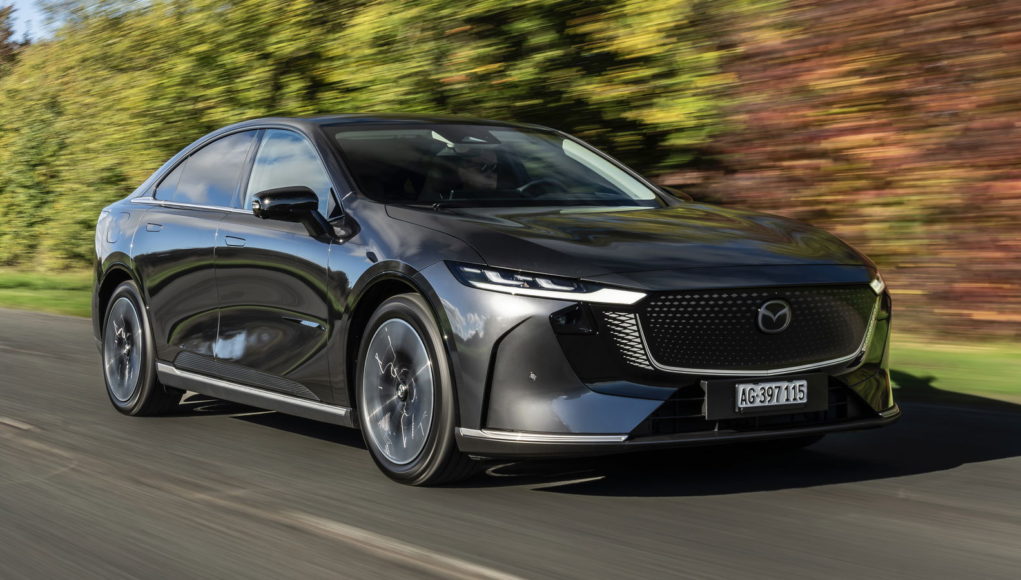 Essai de la Mazda 6e : belle à regarder, décente à Essai de la Mazda 6e : belle à regarder, décente à conduire, ennuyeuse à utiliser