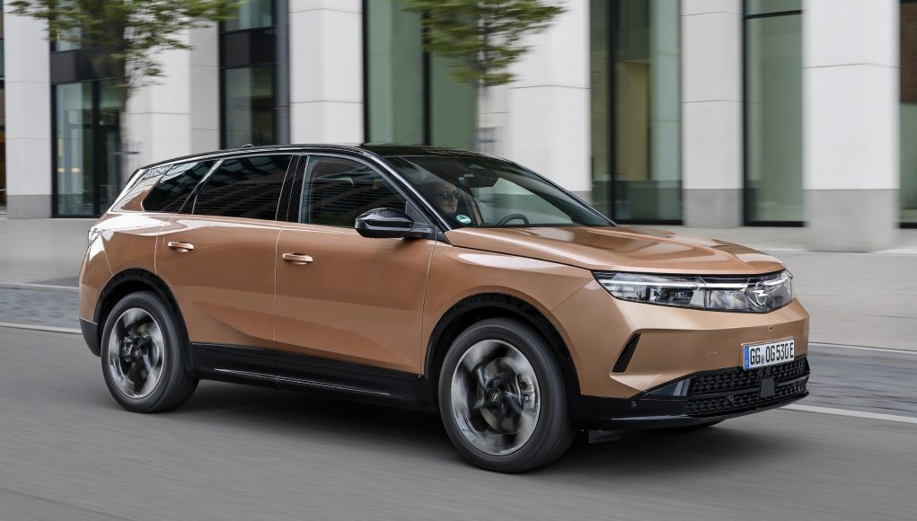 Opel Grandland EV (version 2025) : Prix, mesures, moteur, intérieur Opel Grandland EV (version 2025) : Prix, mesures, moteur, intérieur et coffre