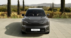 530 km d’autonomie, charge de 10 à 80 % en 30 minutes et 566 l de coffre : Kia lance le SUV électrique qui veut casser le marché 530 km d'autonomie, charge de 10 à 80 % en 30 minutes et 566 l de coffre : Kia lance le SUV électrique qui veut casser le marché