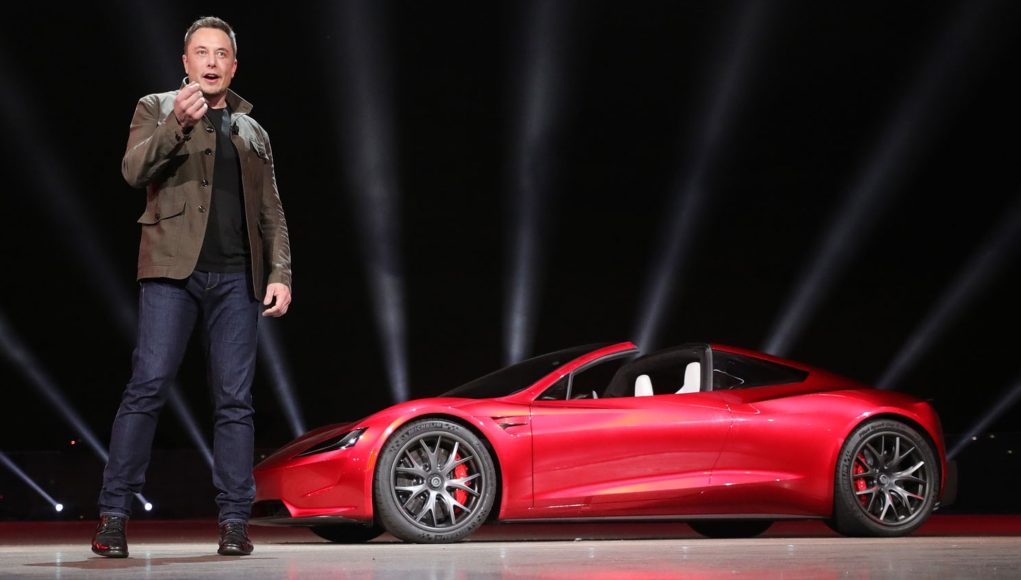 Elon Musk place la barre très haut pour le nouveau Elon Musk place la barre très haut pour le nouveau Tesla Roadster : "Ce sera le lancement de produit le plus mémorable de tous les temps"