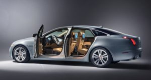 Jaguar allait avoir une berline, un SUV et une voiture de sport « zéro émission » en 2021, mais cela n’a abouti à rien Jaguar allait avoir une berline, un SUV et une voiture de sport « zéro émission » en 2021, mais cela n'a abouti à rien