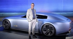 Adrian Mardell de Jaguar dit qu’ils vendront moins mais "il y aura plus de luxe et d’excitation » dans leurs voitures électriques Adrian Mardell de Jaguar dit qu'ils vendront moins mais "il y aura plus de luxe et d'excitation » dans leurs voitures électriques