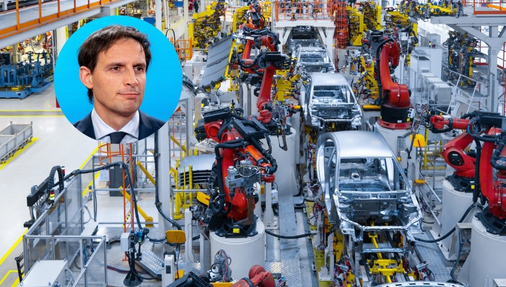 La Commission européenne admet qu'elle révise la réglementation 2035, mais La Commission européenne admet qu'elle révise la réglementation 2035, mais maintient l'objectif d'interdire les moteurs à combustion