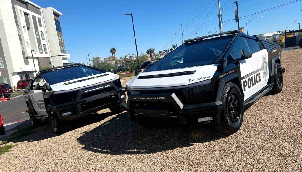 La première flotte de Tesla Cybertrucks de la police patrouille La première flotte de Tesla Cybertrucks de la police patrouille dans l'une des villes les plus extravagantes du monde