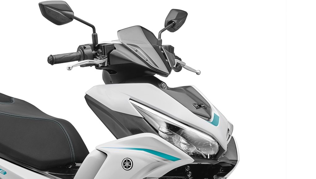 Cette moto électrique Yamaha conserve l'esprit d'un légendaire scooter de Cette moto électrique Yamaha conserve l'esprit d'un légendaire scooter de sport « 125 » et s'intégrerait parfaitement en Europe